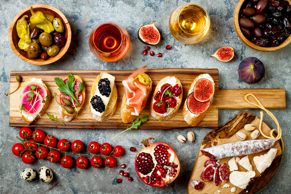 How to Make an Easy Spanish Tapas / Charcuterie Board — Balanza and Beyond