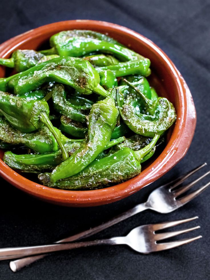 Spanish tapas-style green pepper | K33 Kitchen - Delicious plant-based  vegan recipes | Recipe | Spanish tapas recipes, Tapas recipes, Green pepper  recipes