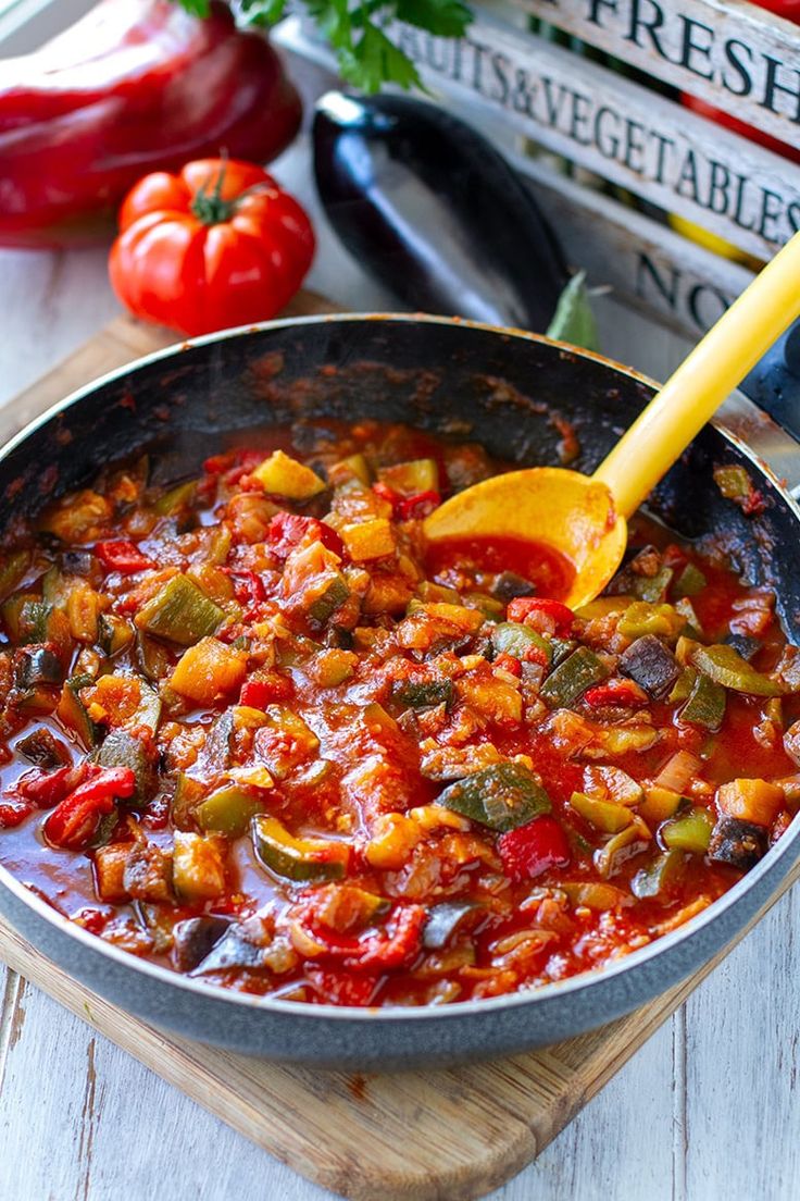 Pisto (Spanish Vegetable Stew) | Recipe | Vegetable stew, Vegetable  recipes, Recipes