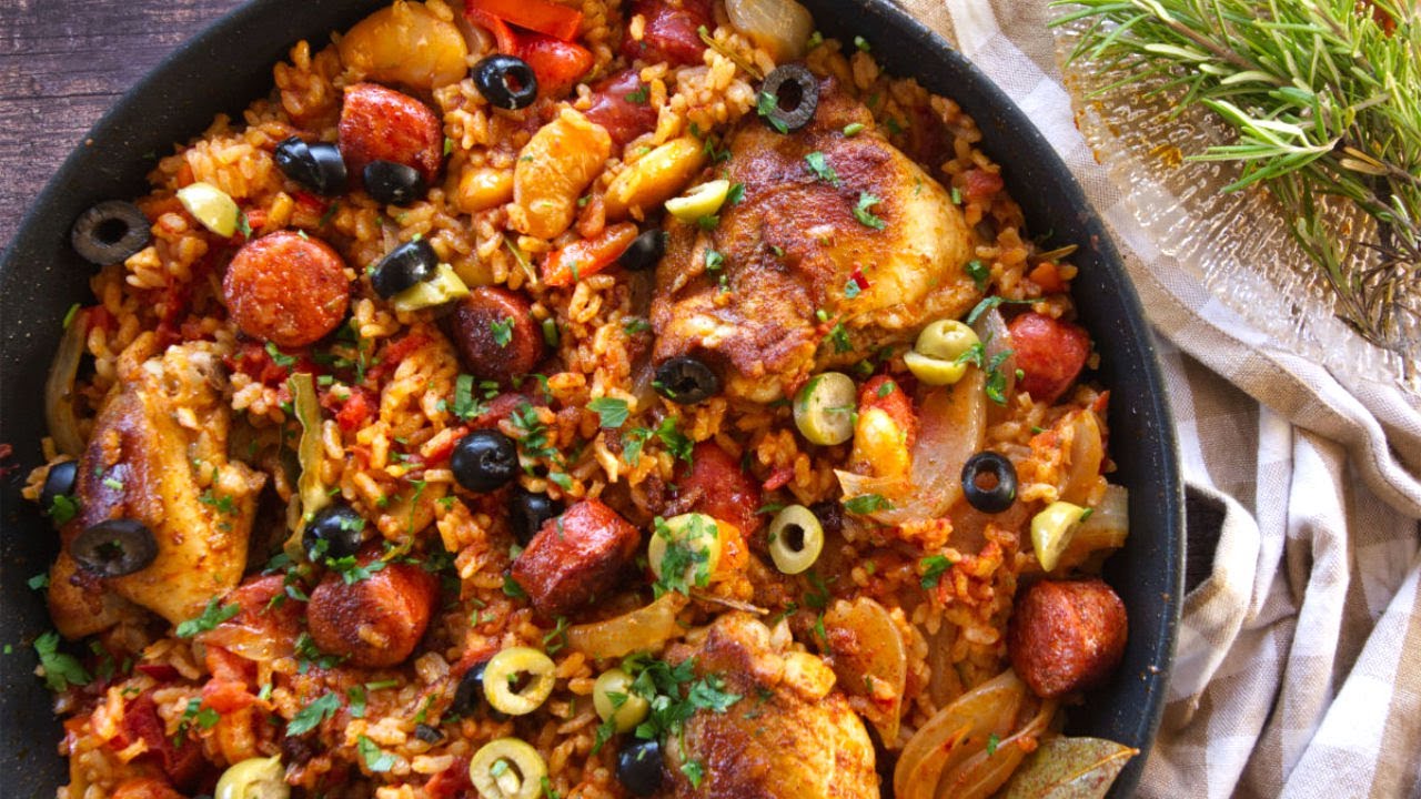 One Pan Spanish Chicken and Rice (Arroz con Pollo)
