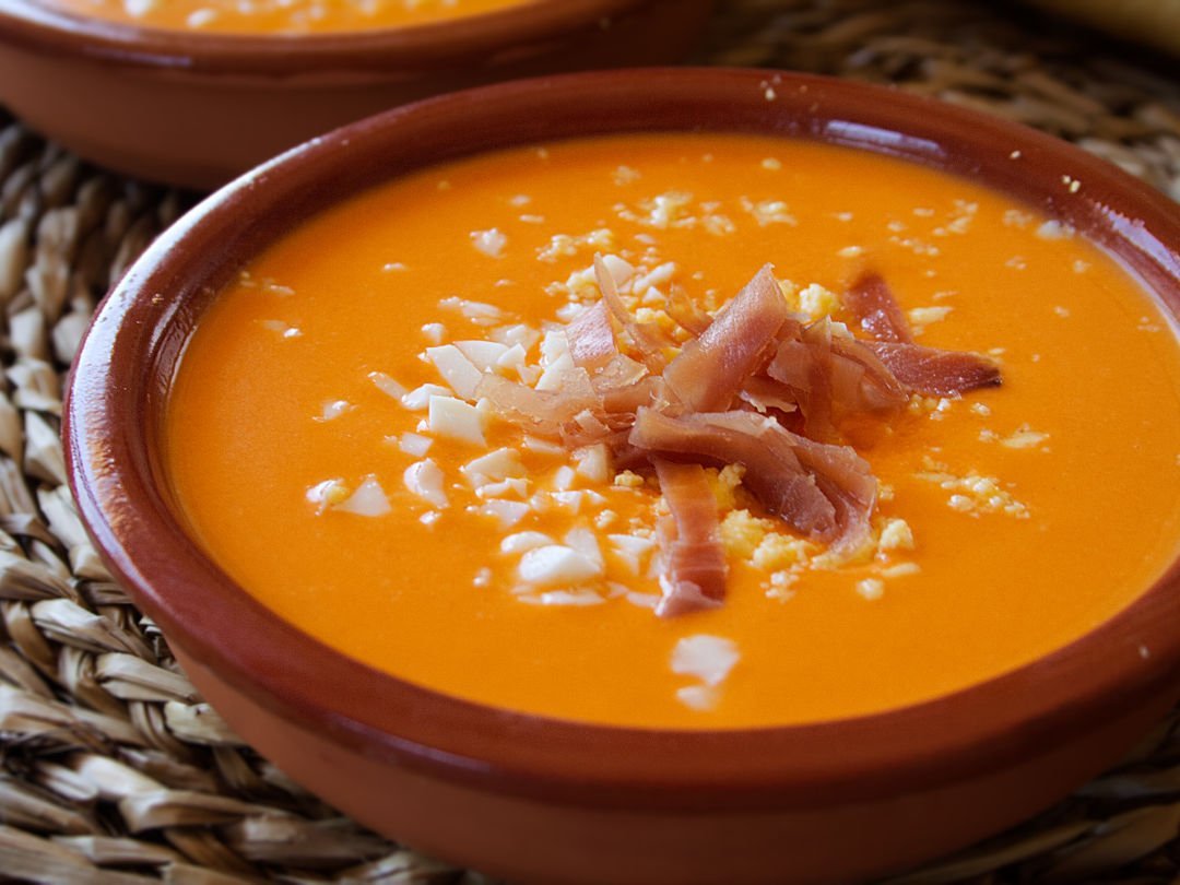 Salmorejo (Easy 15-Minute cold soup recipe)